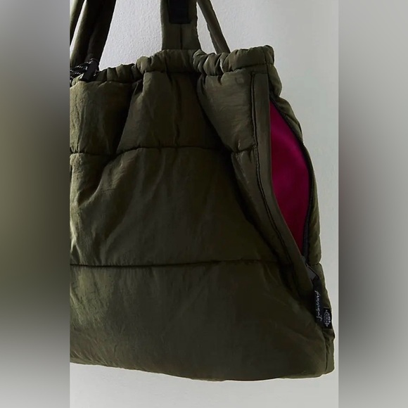 FP Movement Cool and Cozy Tote🔥 - Picture 14 of 16